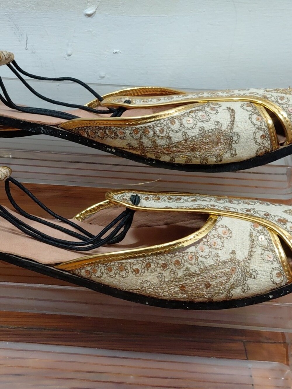 Traditional Jutti Women's Gold-Trim Cream Embroidered Sequined Pointed Flats 10